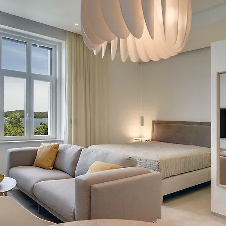 Apartment Lifestyle *