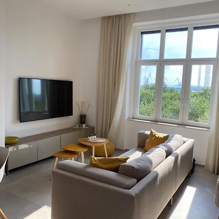 Apartment Lifestyle *