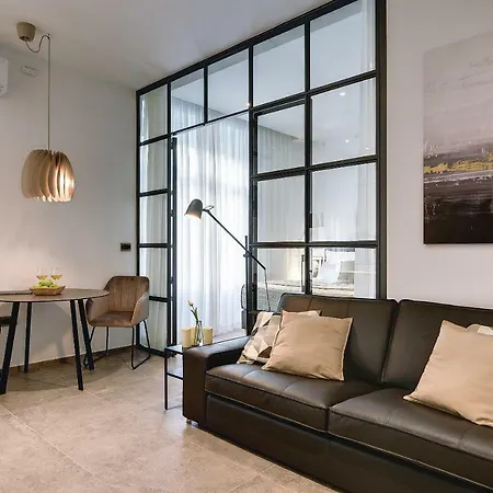 Apartment Lifestyle *